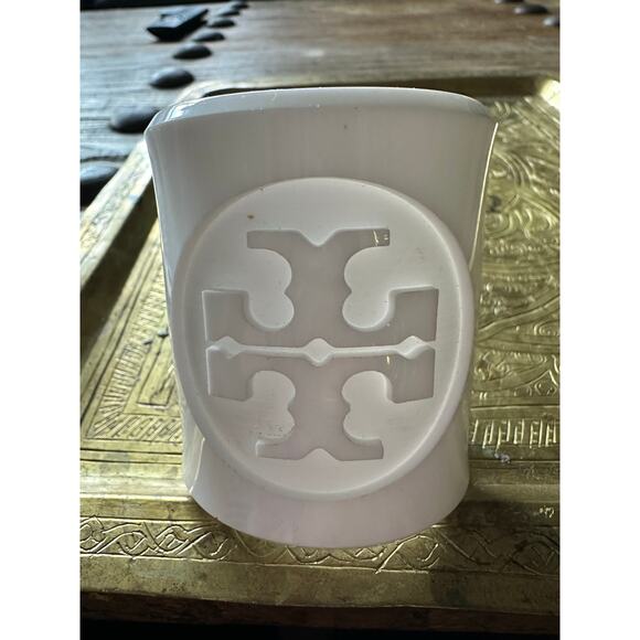White Tory Burch Acrylic Cuff Bracelet logo lucite wide small - Picture 13 of 16